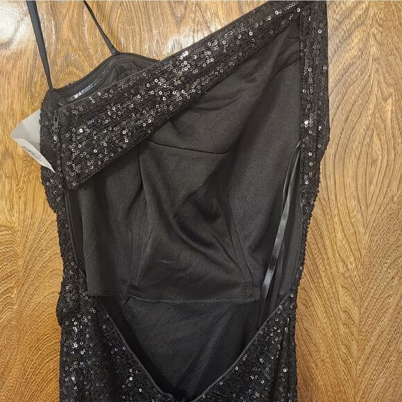NWT LA FEMME black Sequin One shoulder Gown - Picture 7 of 10